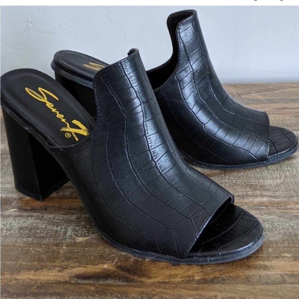 Seven7 Black Croc-Embossed Heels